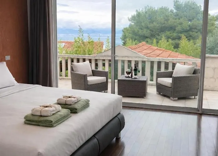 Hébergement de vacances Seaside Family Friendly House With A Swimming Pool Sutivan, Brac - 25260 Sutivan
