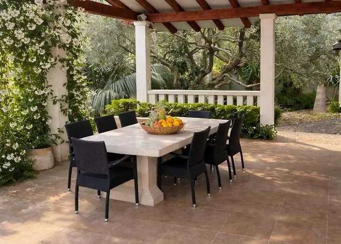 Seaside Family Friendly House With A Swimming Pool Sutivan, Brac - 25260 Hébergement de vacances